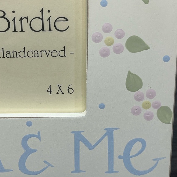 Smile For The Birdie Handpainted Handcarved Grandma & Me Wooden Photo Frame - Picture 8 of 16